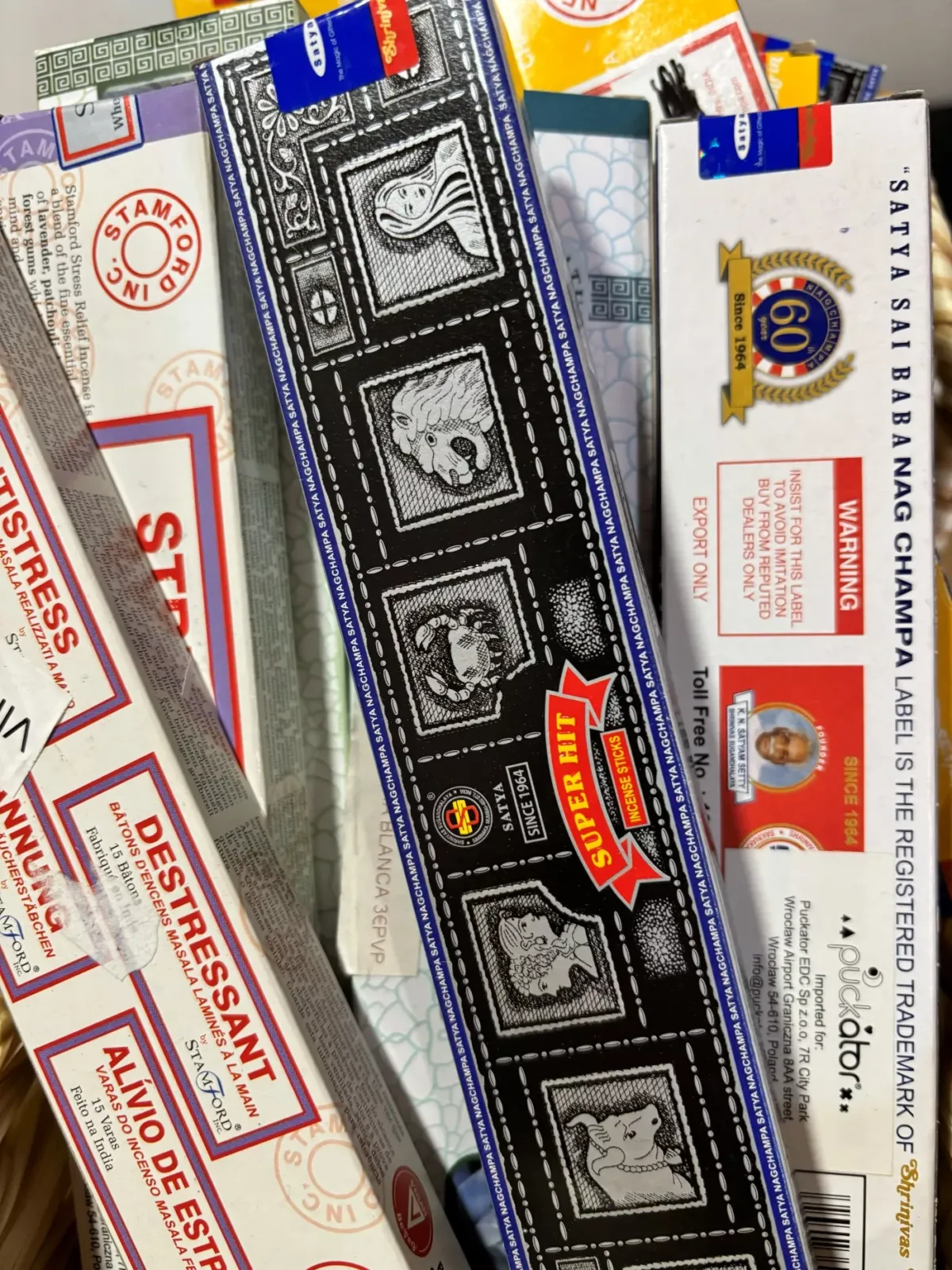 Cajas de cartón con inciensos